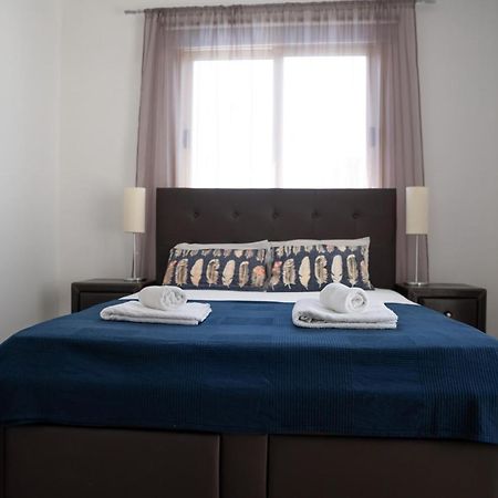 Palm Villa Ekaterina 4 bdrm Paralimni Esterno foto