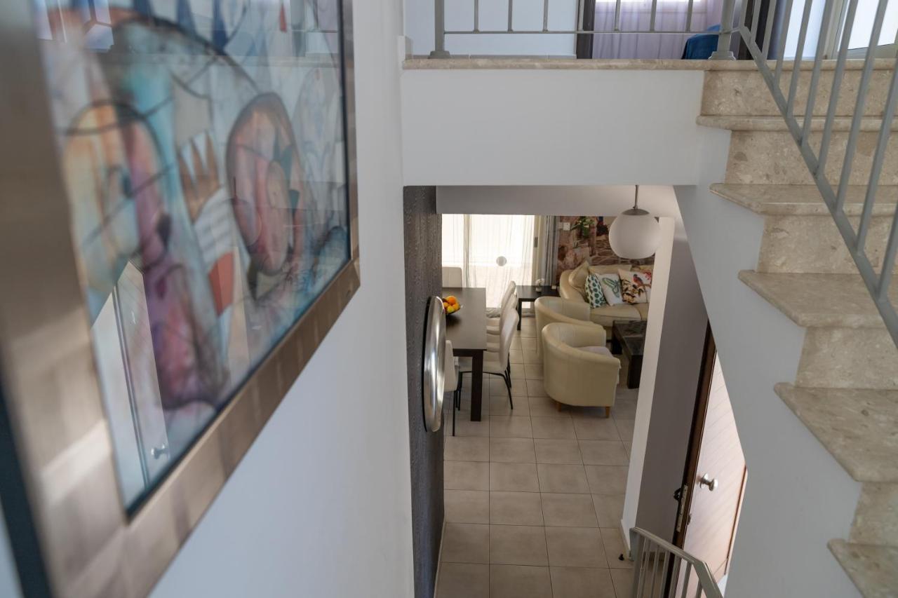 Palm Villa Ekaterina 4 bdrm Paralimni Esterno foto