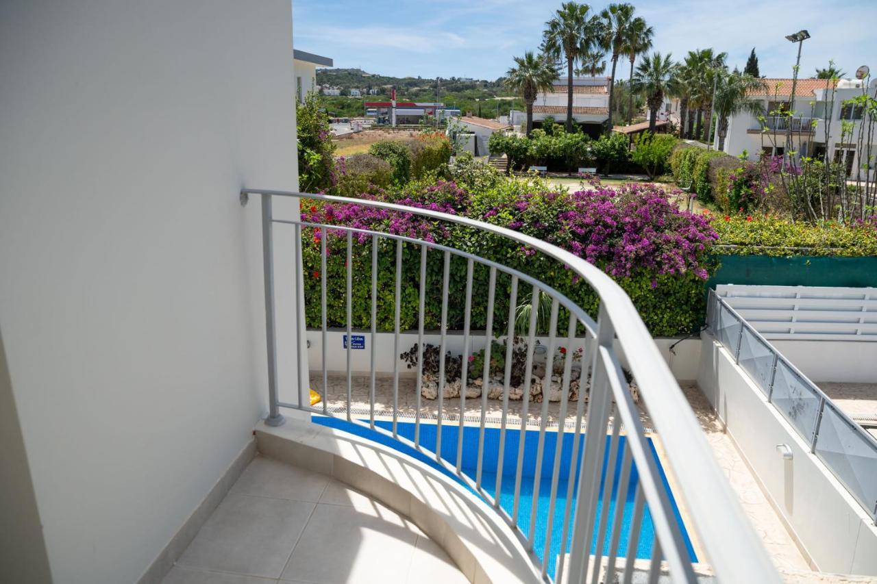 Palm Villa Ekaterina 4 bdrm Paralimni Esterno foto